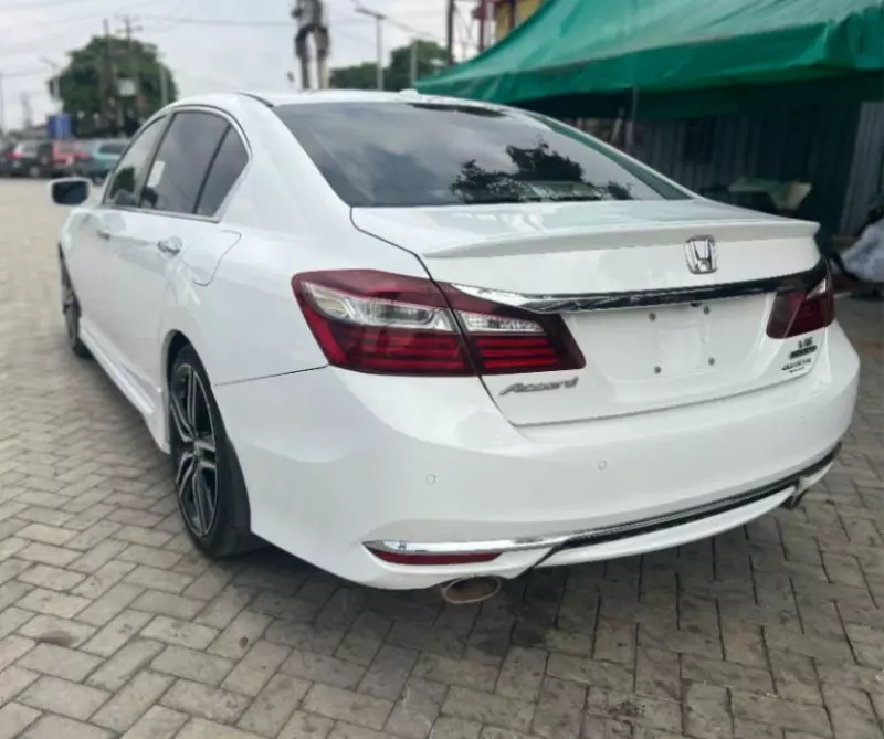 Honda Accord   - 2016