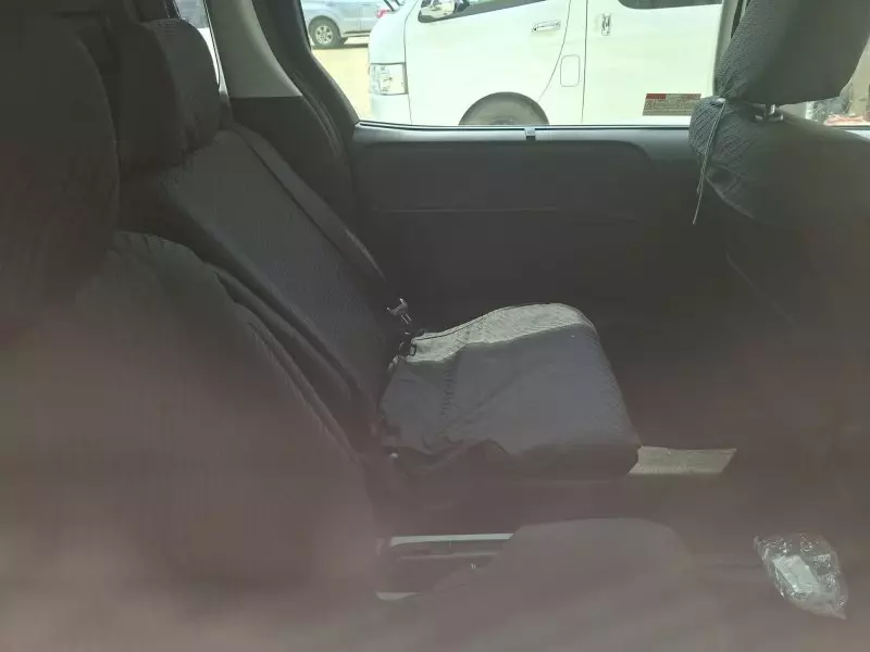 Toyota Noah Hybrid   - 2016