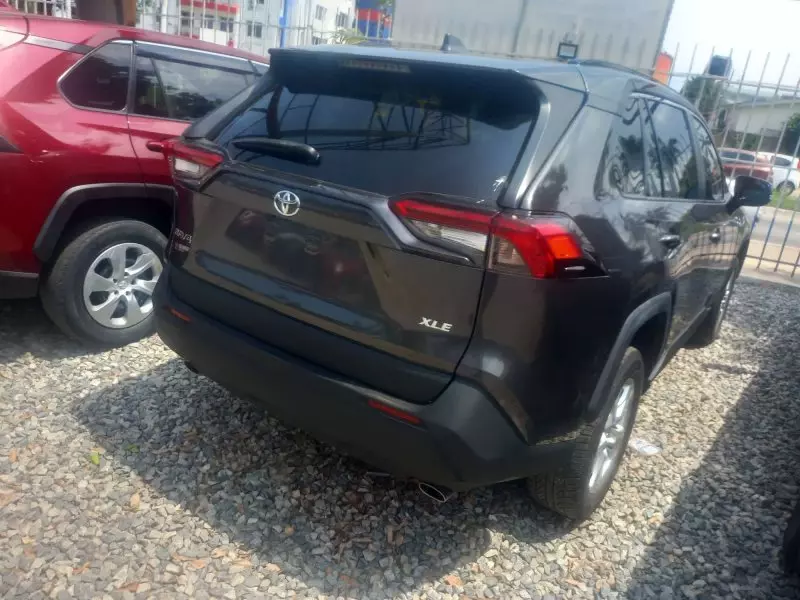 Toyota RAV 4   - 2021