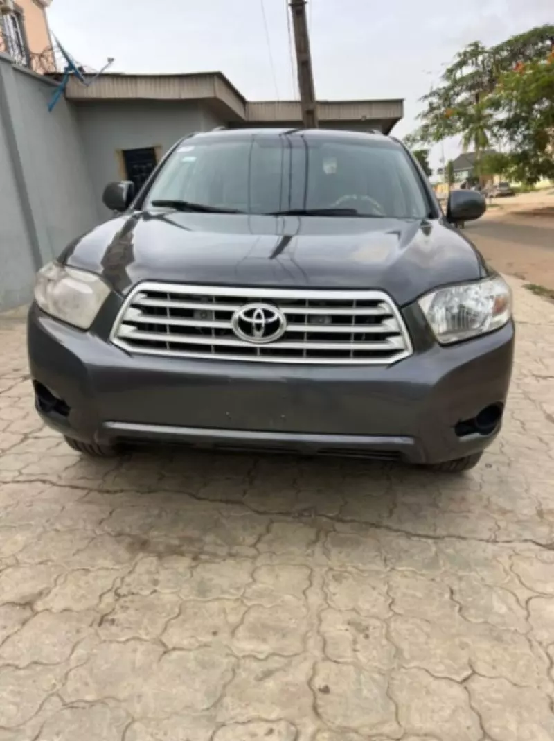 Toyota Highlander   - 2010