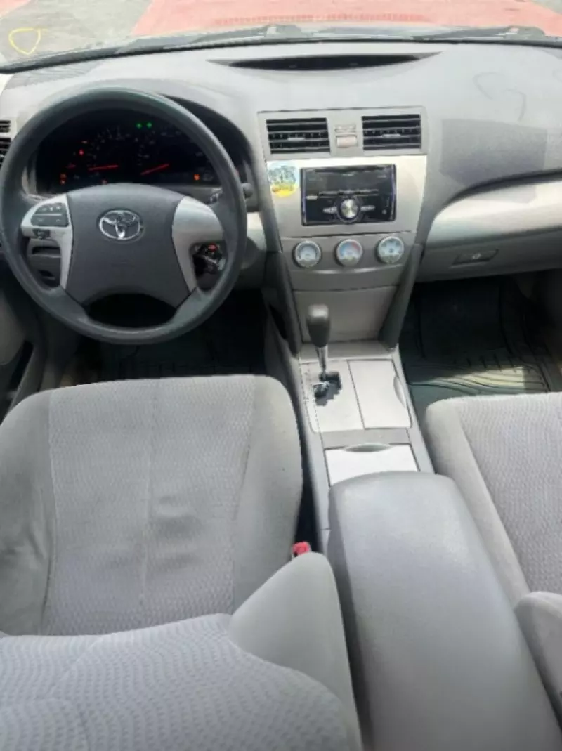 Toyota Camry   - 2010