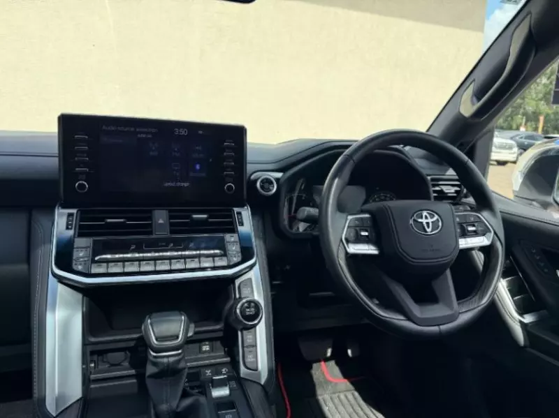 Toyota LAND CRUISER 300 LC300