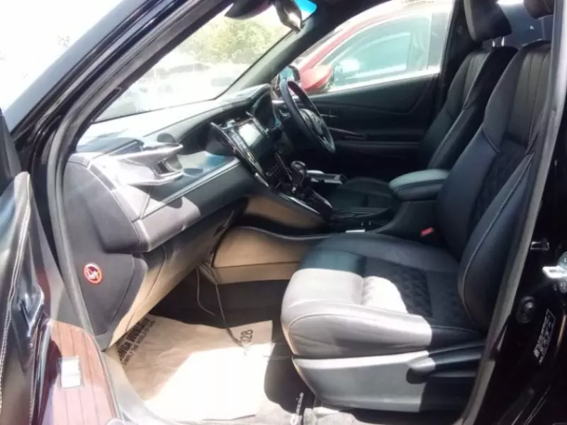 Toyota Harrier   - 2016