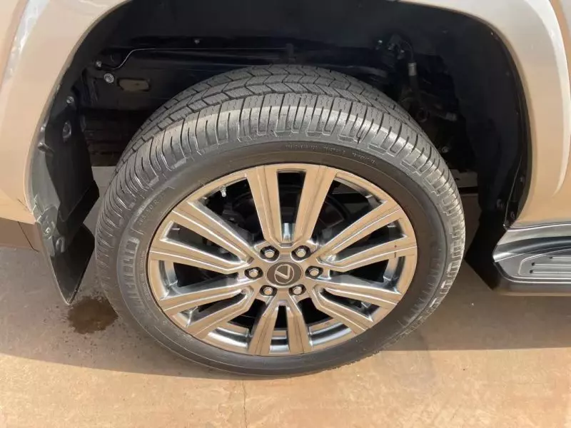 Lexus LX 600   - 2022