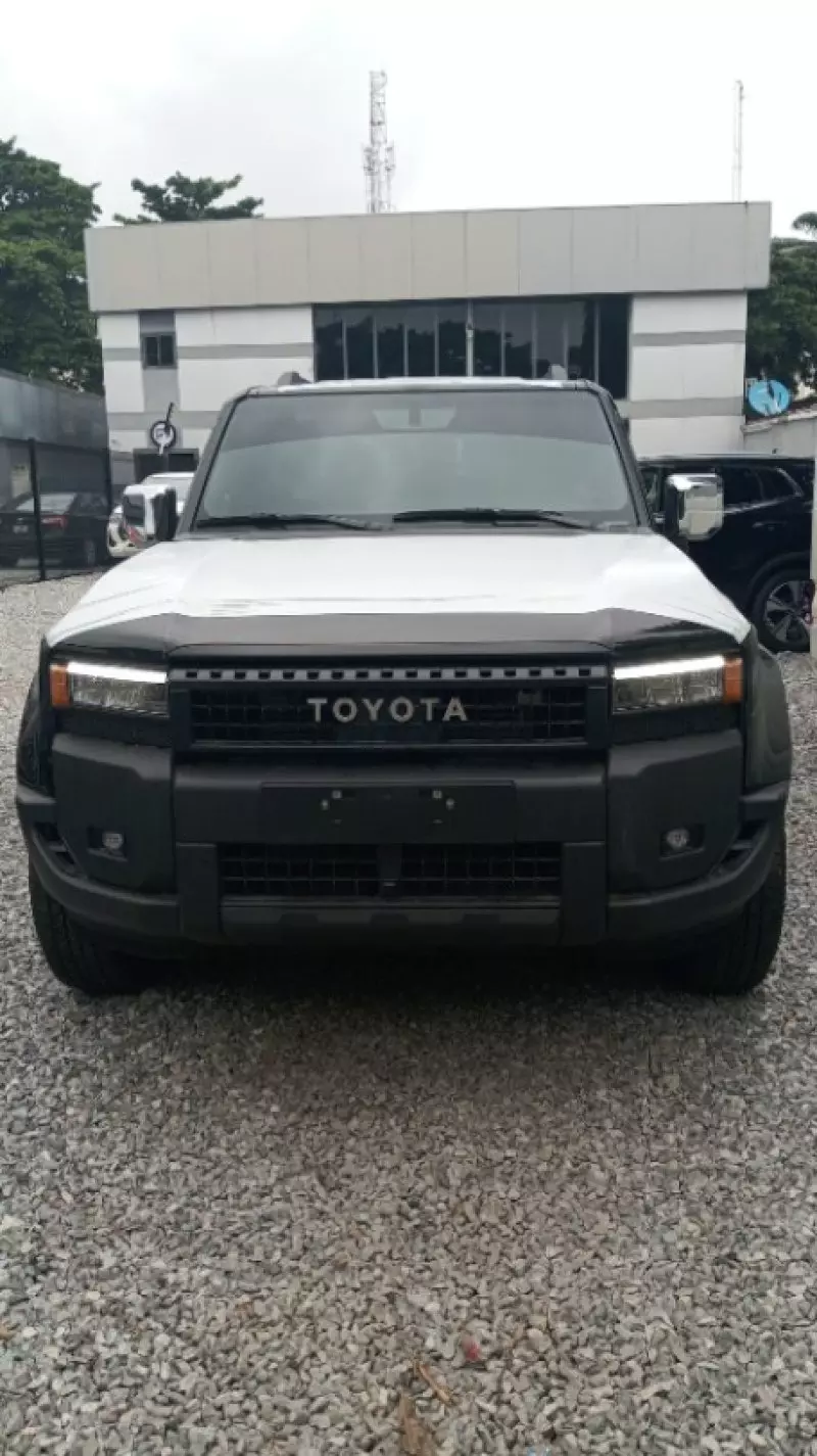 Toyota Land Cruiser Prado   - 2024