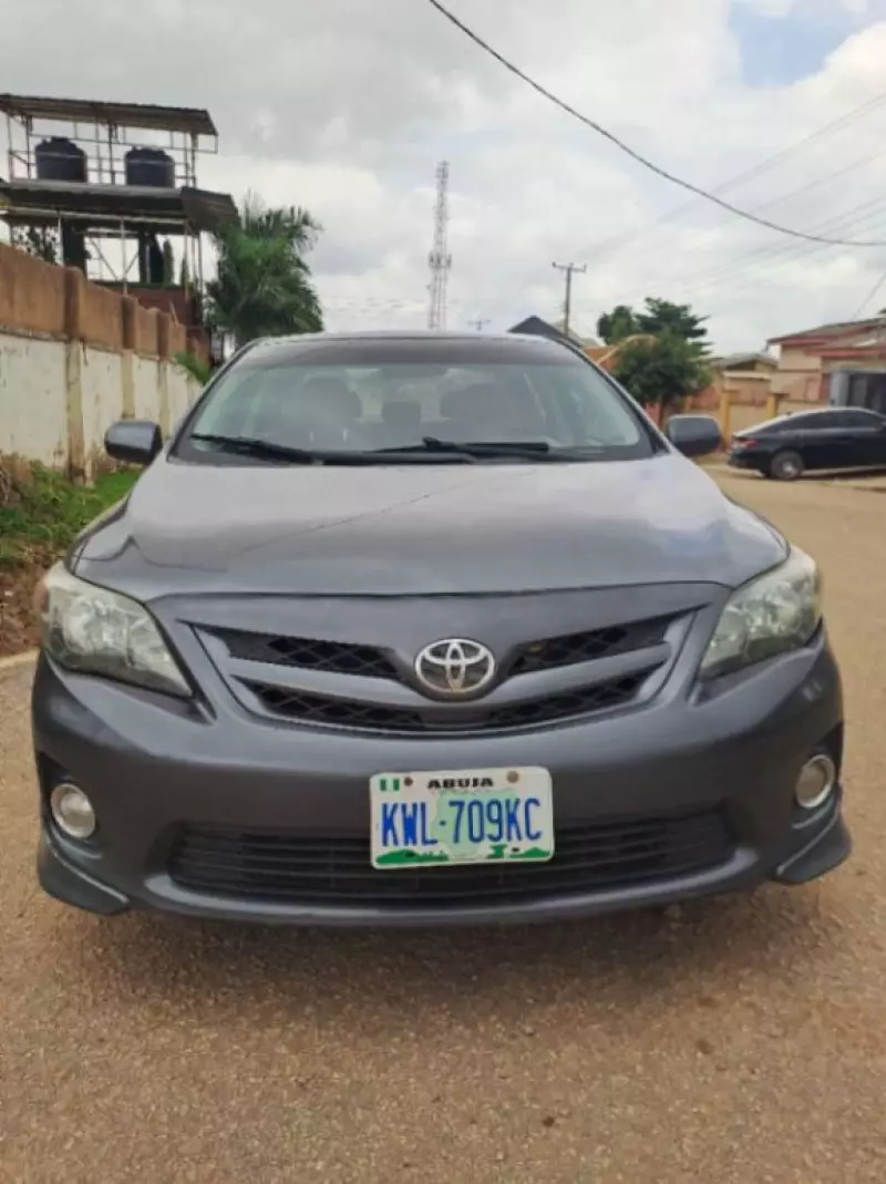 Toyota corolla   - 2012