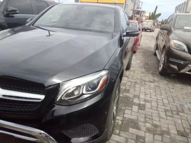 Mercedes-Benz GLC 300   - 2019