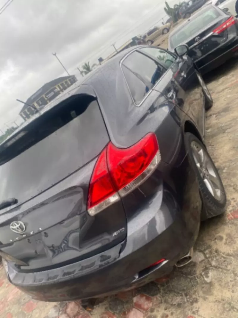 Toyota Venza   - 2013
