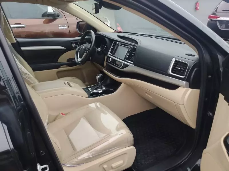 Toyota Highlander   - 2018