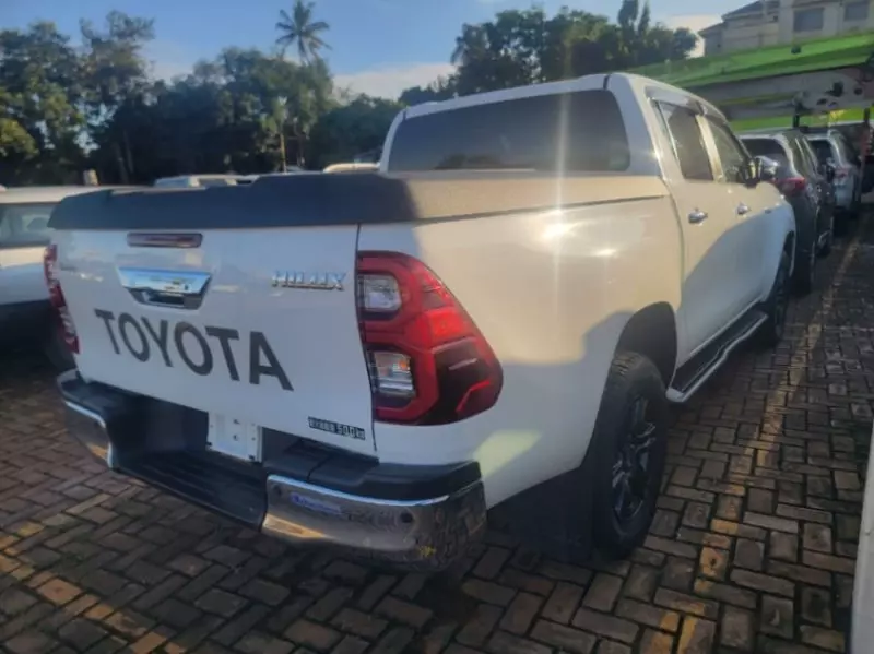 Toyota Hilux   - 2020