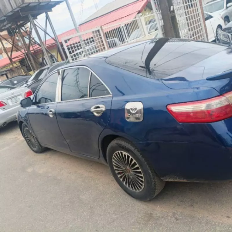 Toyota Camry   - 2009