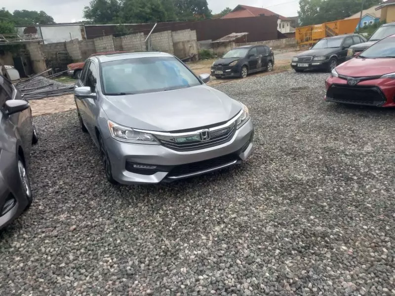 Honda Accord   - 2017
