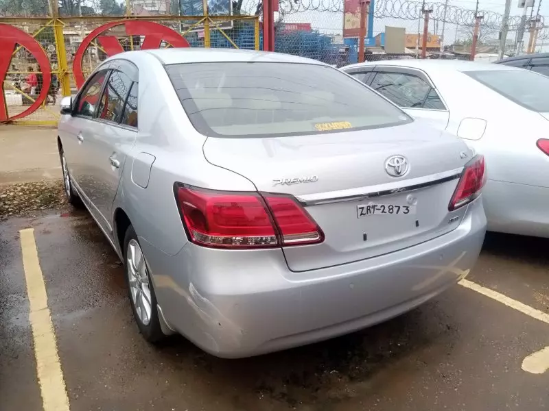 Toyota Premio    - 2016