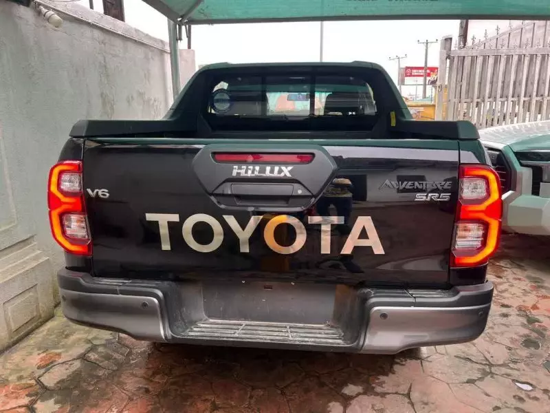 Toyota Hilux   - 2025