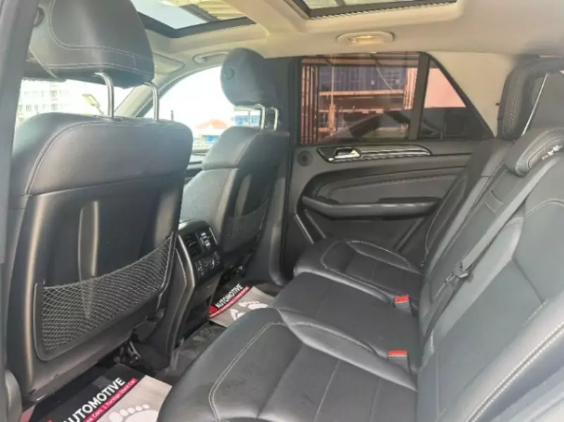 Mercedes-Benz ML 350   - 2011