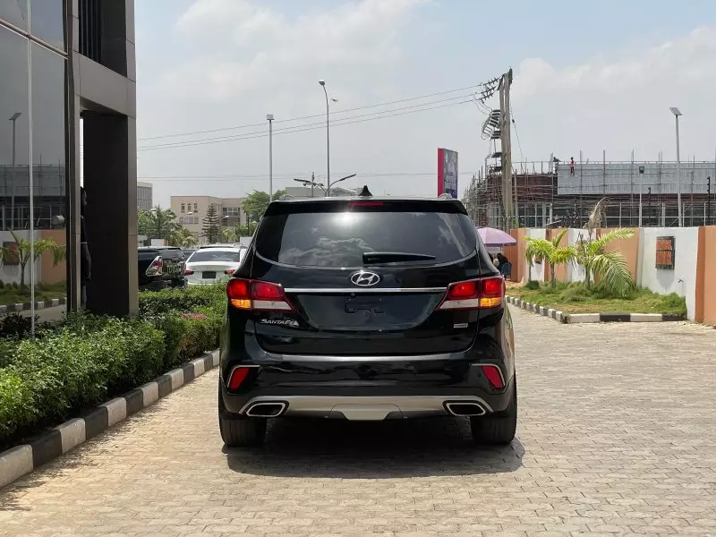 Hyundai Santa FE   - 2017