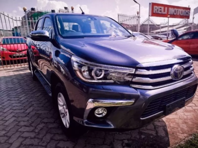 Toyota Hilux    - 2019