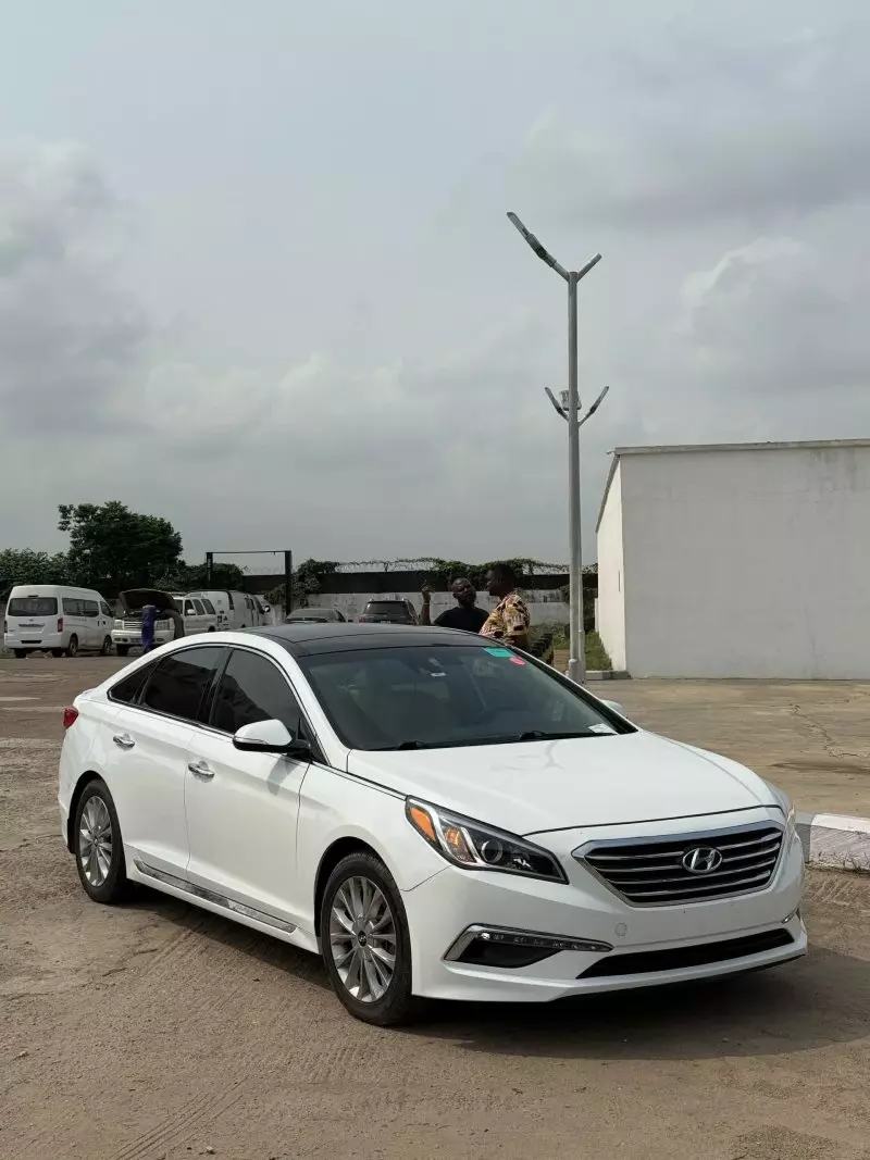 Hyundai SONATA 2,0L BVA / Cuir Luxury   - 2015