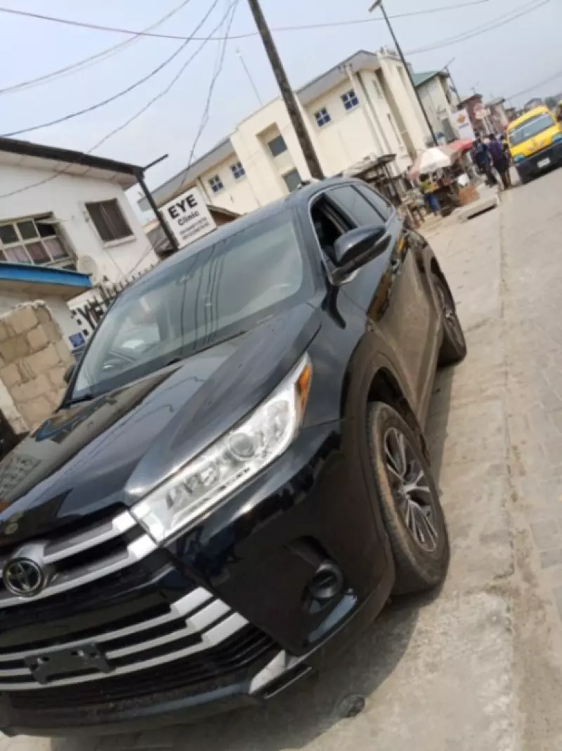 Toyota Highlander   - 2019