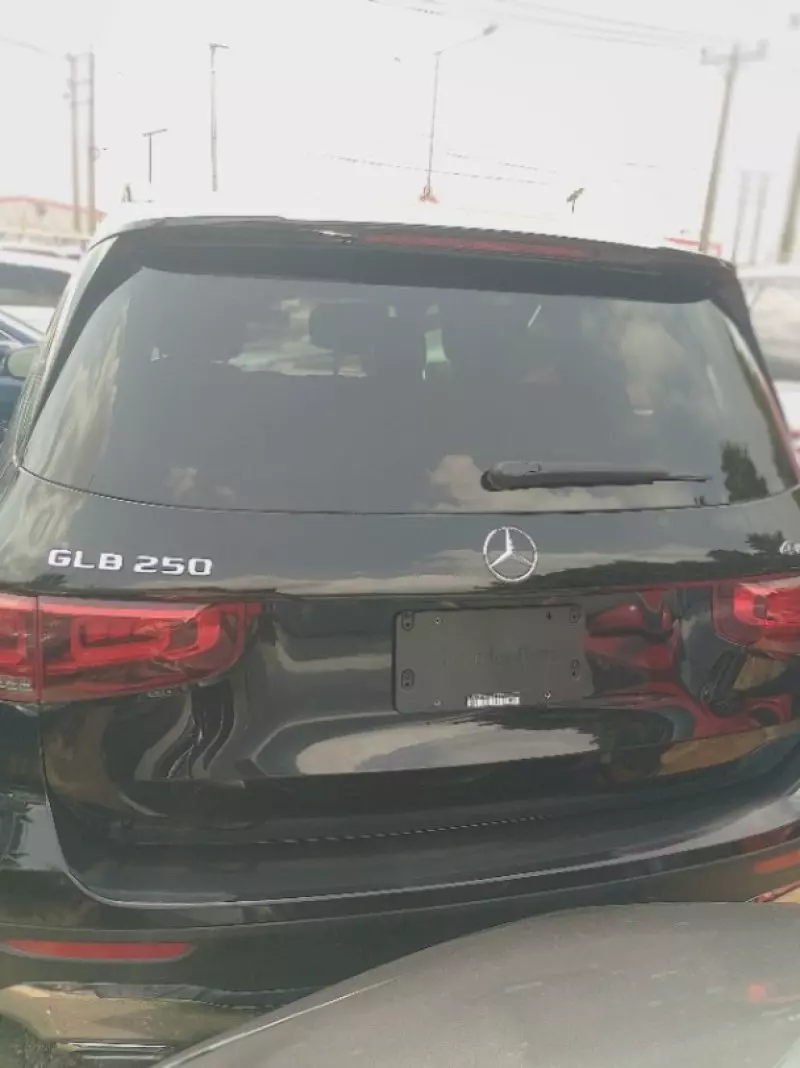 Mercedes-Benz GLB 250   - 2021