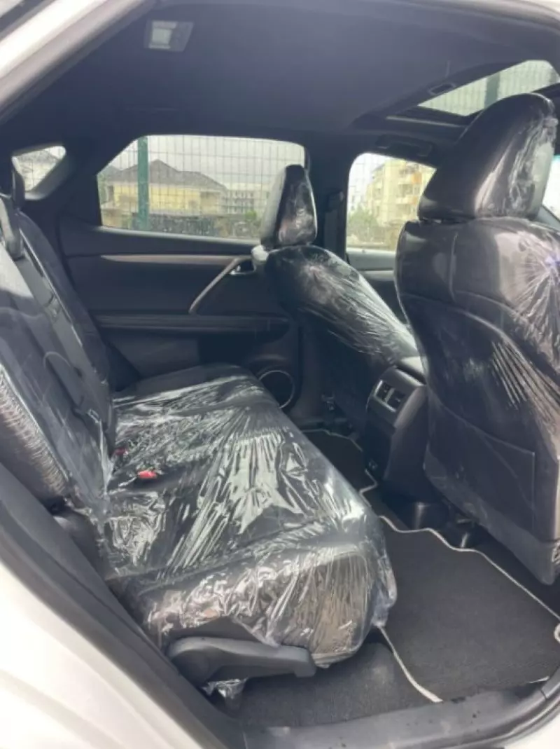 Lexus RX   - 2021