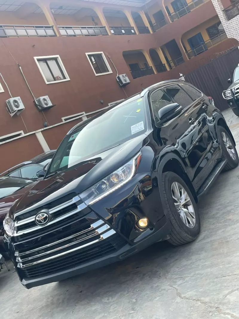 Toyota Highlander   - 2015