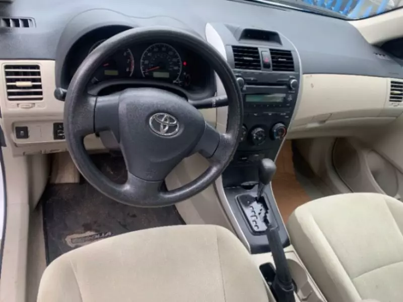 Toyota corolla   - 2012