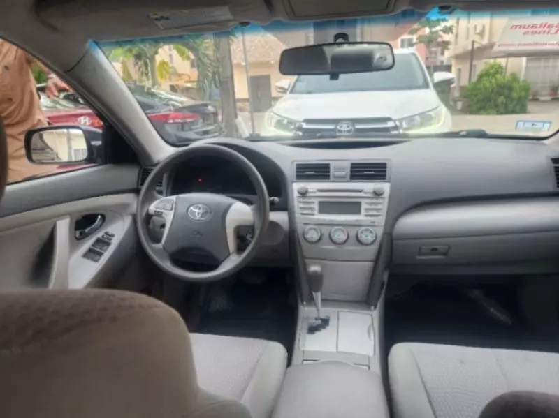 Toyota Camry   - 2011