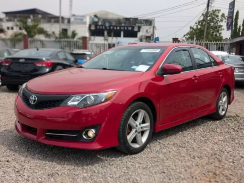 Toyota Camry   - 2012