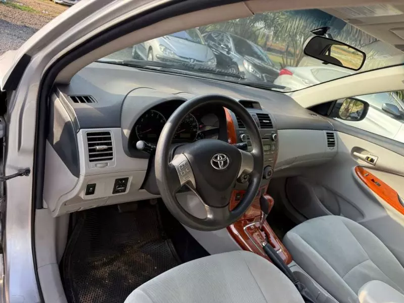 Toyota Corolla   - 2011