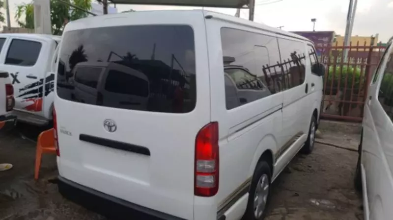 Toyota Hiace   - 2012