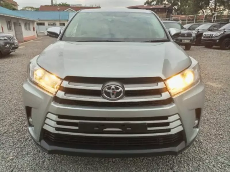 Toyota kluger   - 2017