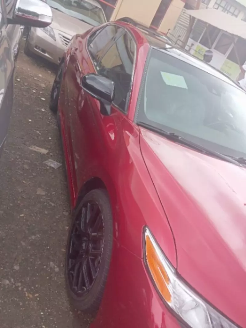 Toyota camry   - 2018