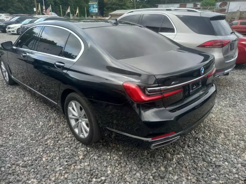 BMW 740   - 2020