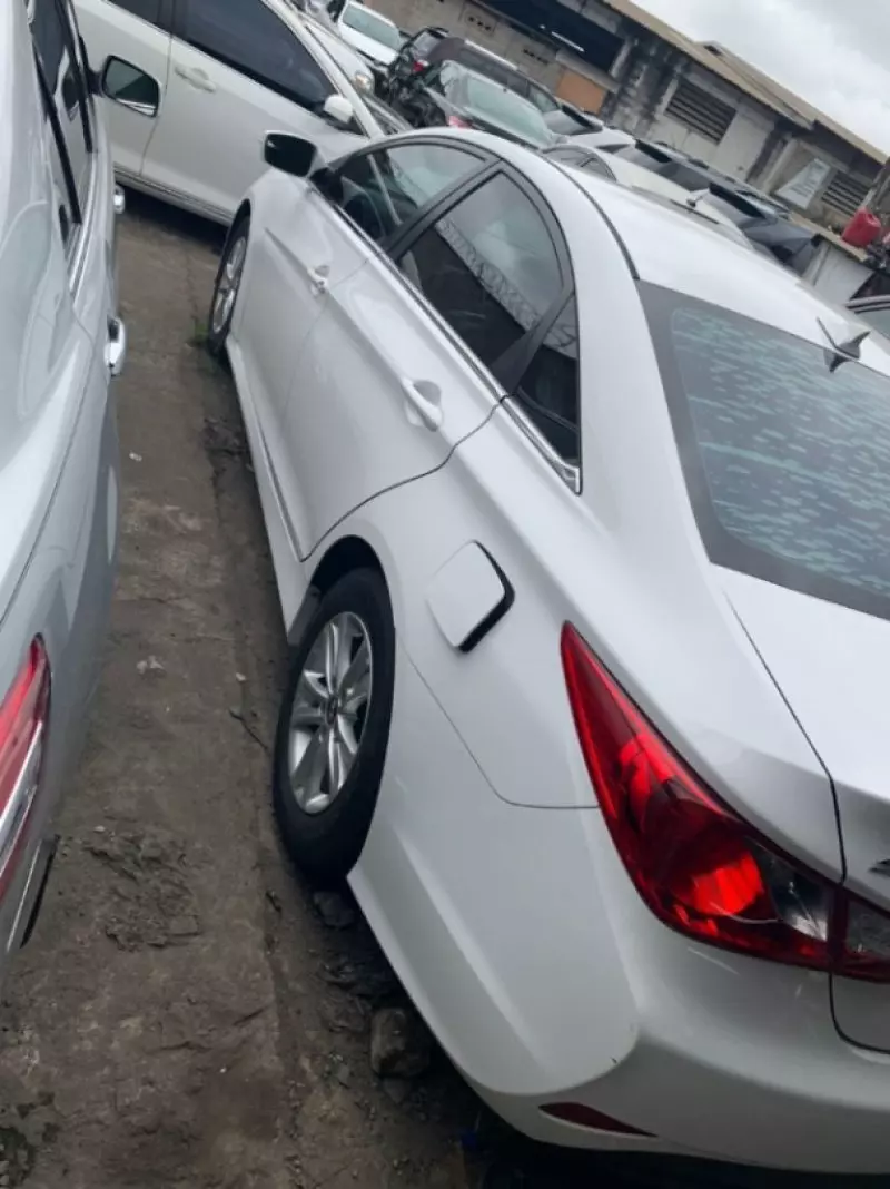 Hyundai Sonata   - 2014