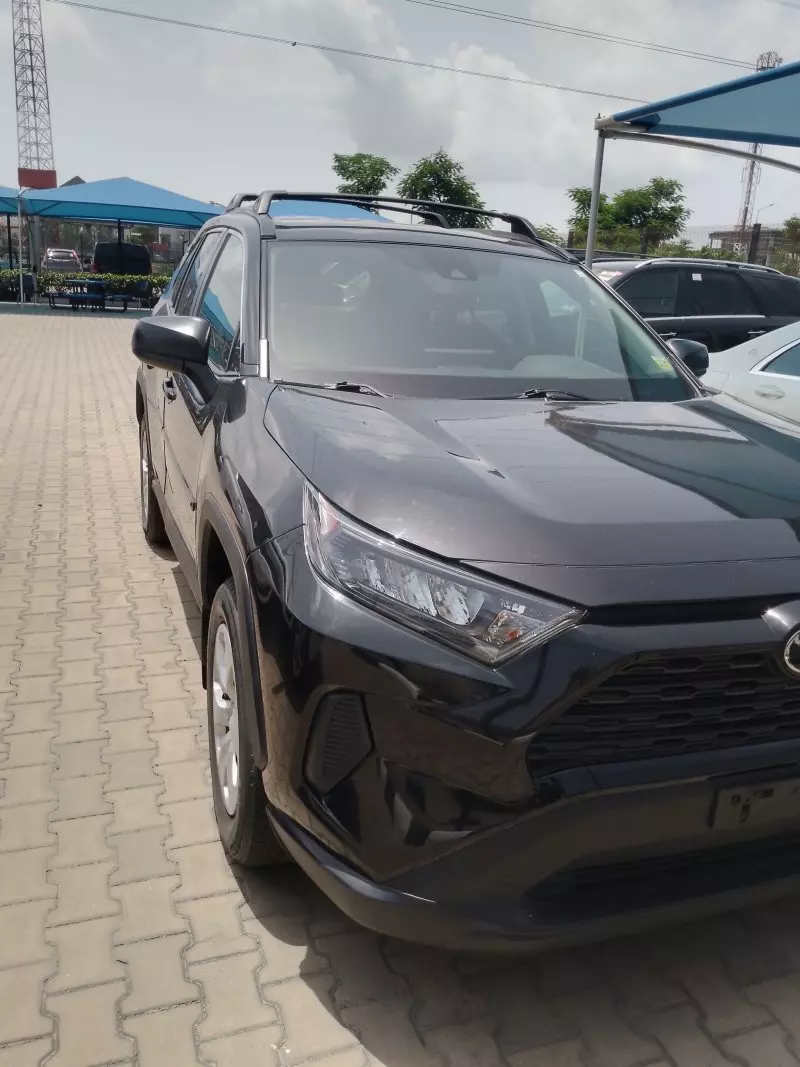 Toyota RAV 4   - 2021