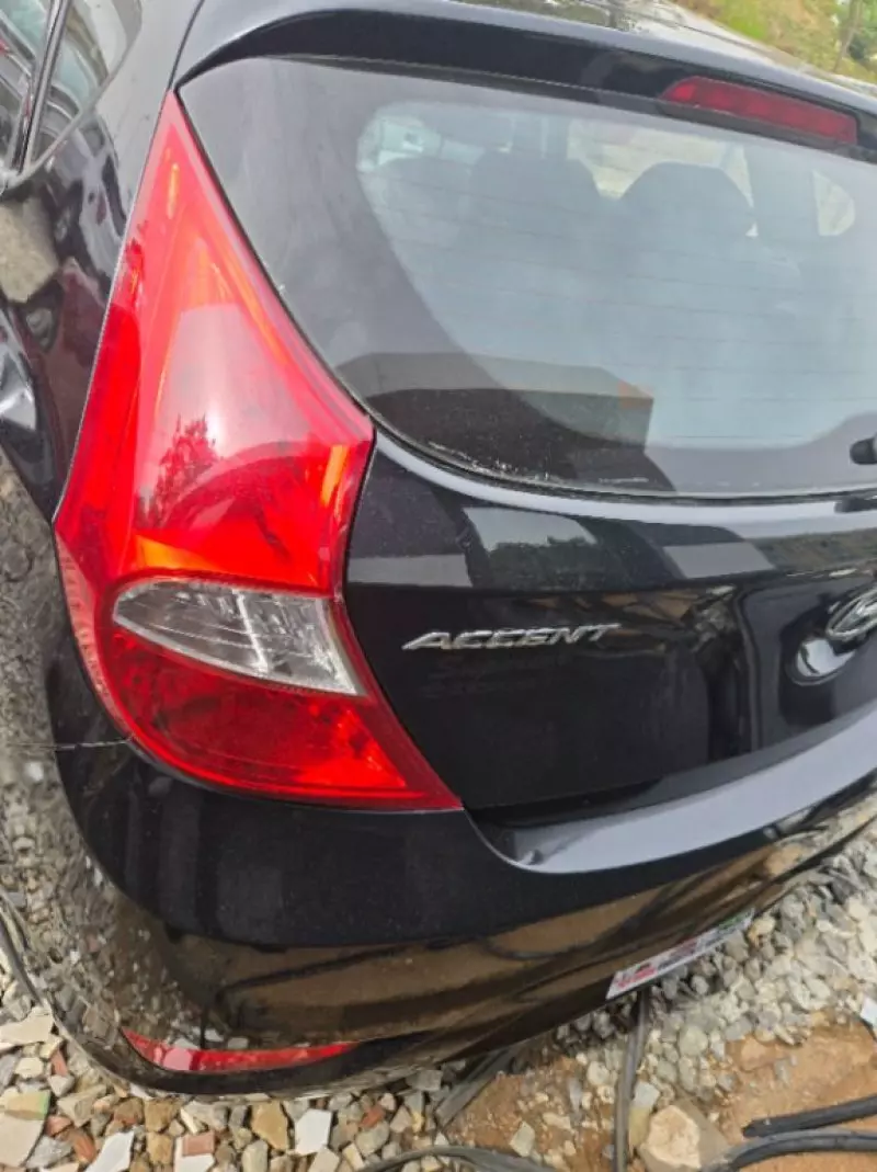 Hyundai Accent   - 2013