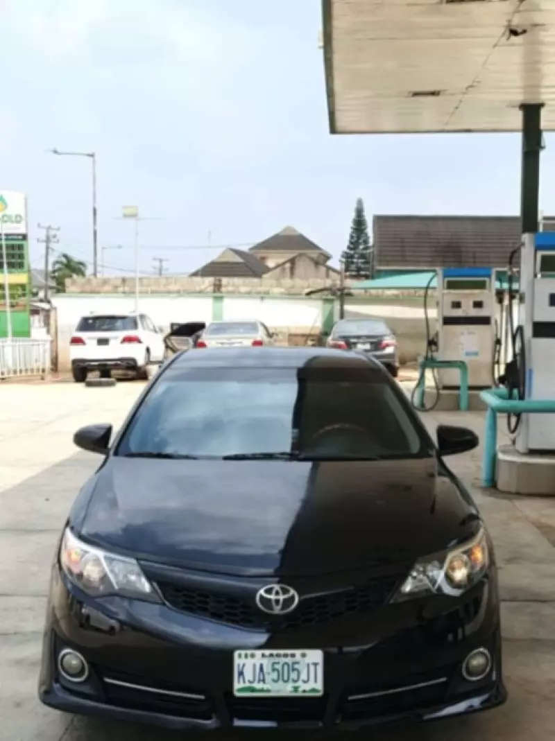 Toyota Camry   - 2013