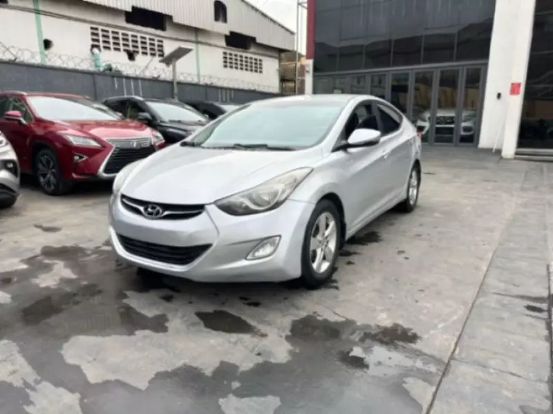 Hyundai Elantra - 2013