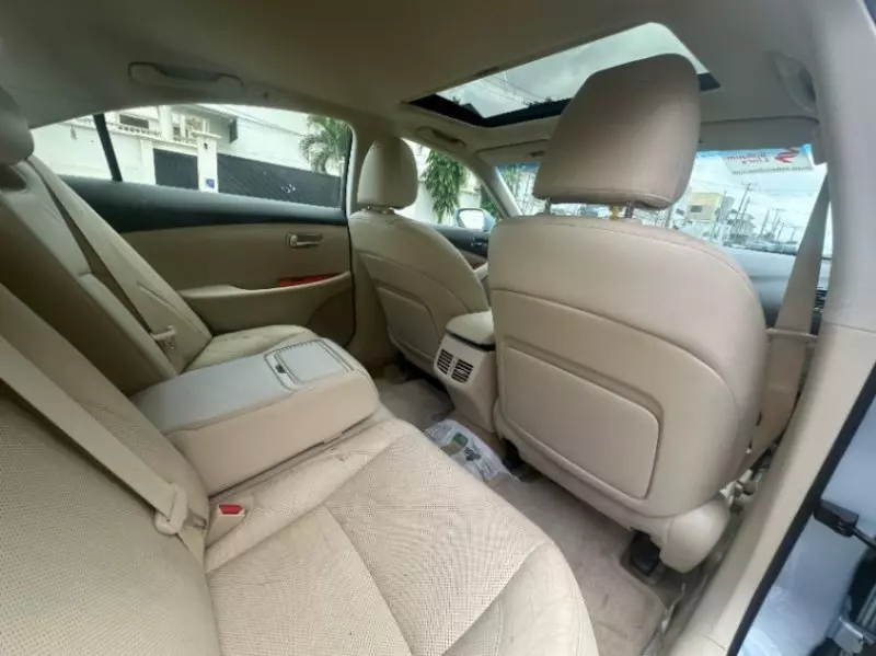 Lexus ES 350   - 2011