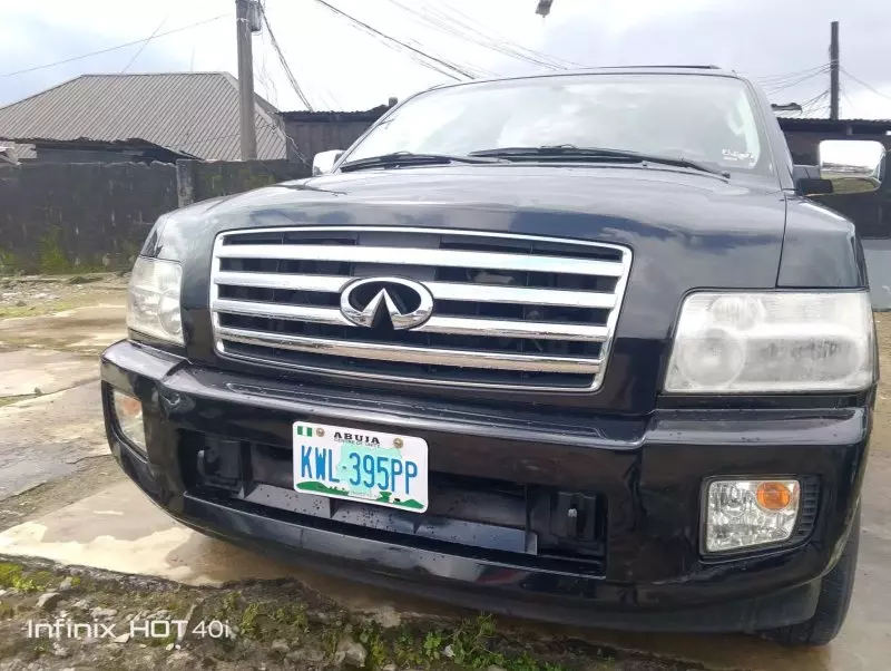 Infiniti QX56   - 2005