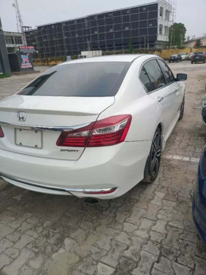 Honda Accord   - 2016