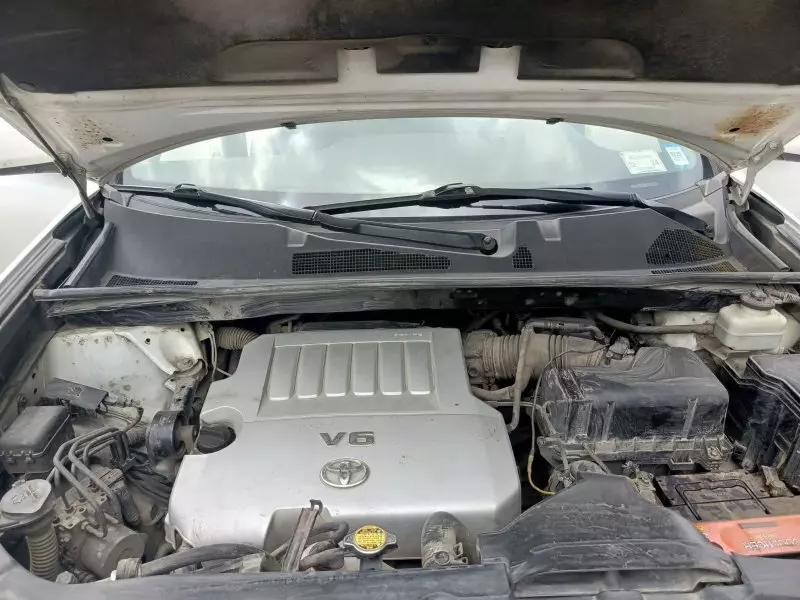 Toyota Highlander   - 2011