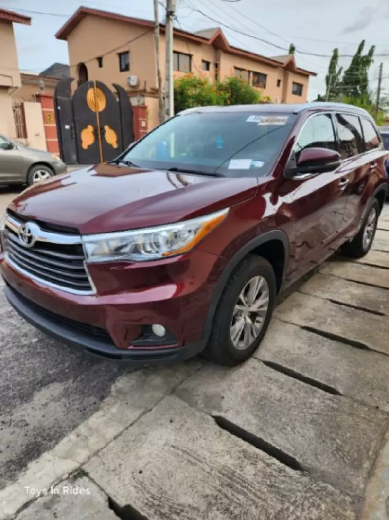 Toyota Highlander   - 2014