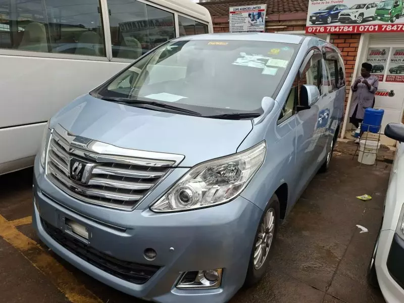 Toyota Alphard   - 2013