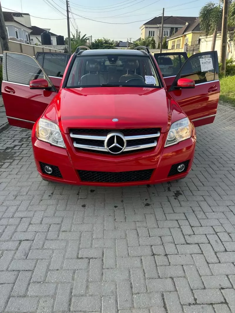 Mercedes-Benz GLK 350   - 2012
