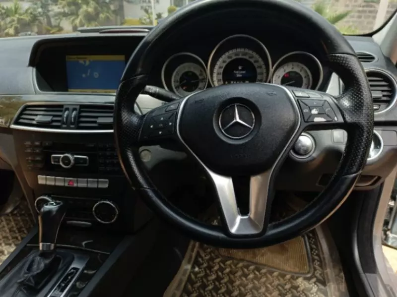 Mercedes-Benz C 200 - 2011