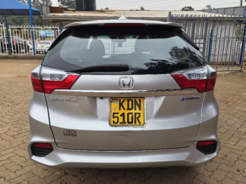 Honda Fit shuttle    - 2016
