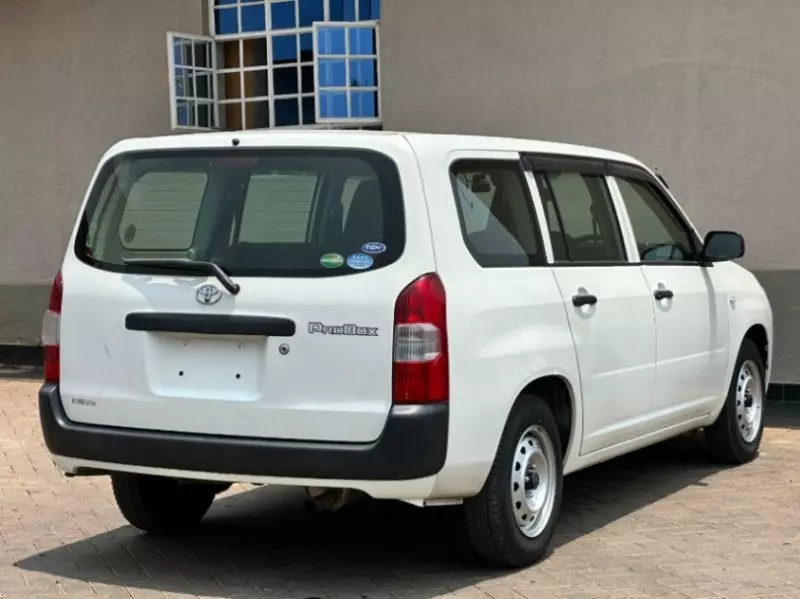 Toyota Probox    -