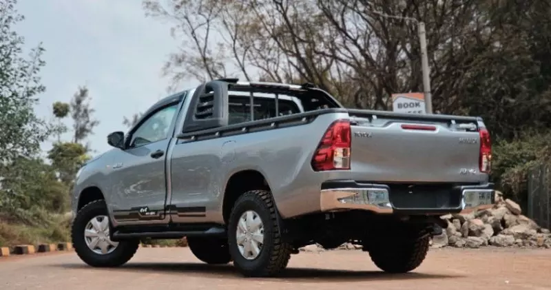 Toyota Hilux Revo    - 2018